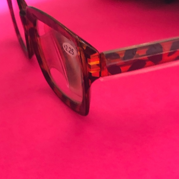 Tortoise Reading Glasses - Picture 3 of 8